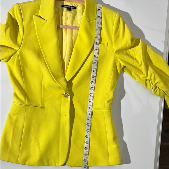 Gianni Bini Vibrant Yellow Blazer - Picture 5 of 8
